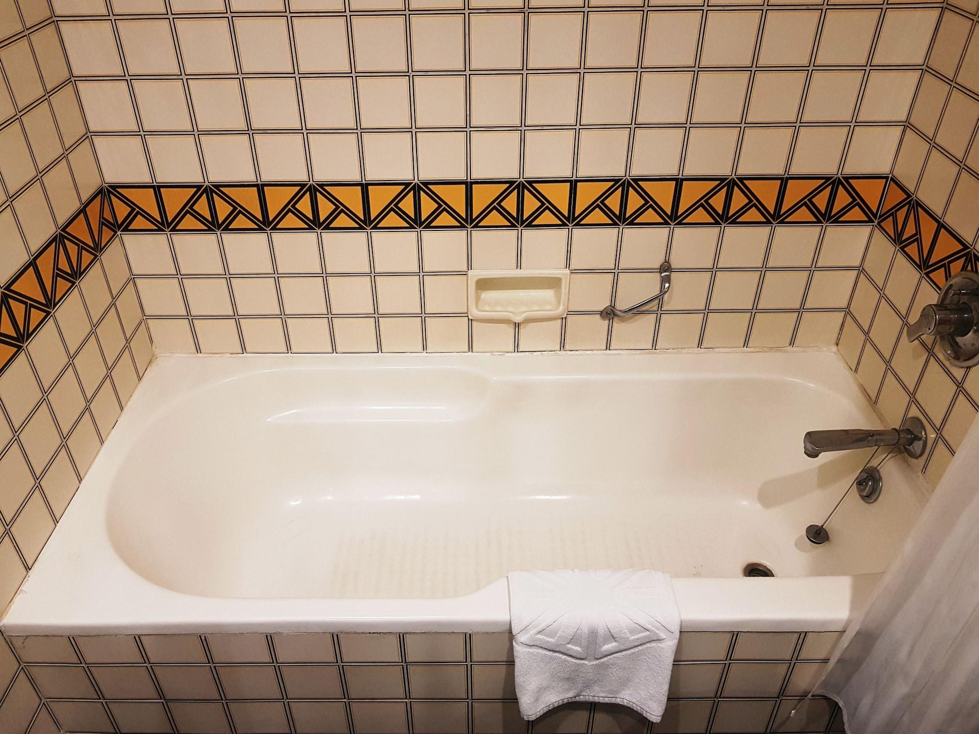 ทัชบันจารา Hotel ไฮเดอราบัด ภายนอก รูปภาพ A bathtub