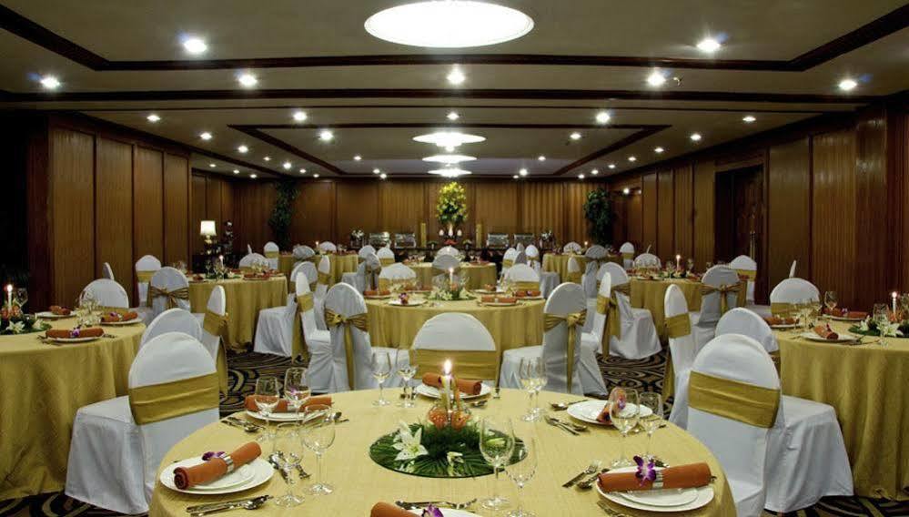 ทัชบันจารา Hotel ไฮเดอราบัด ร้านอาหาร รูปภาพ A banquet hall